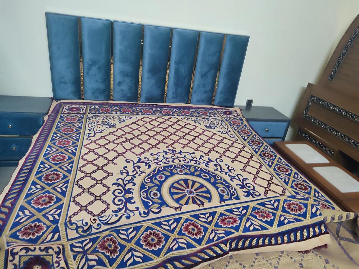 Lavish Residency Guest House Fasial Town 라왈핀디 외부 사진