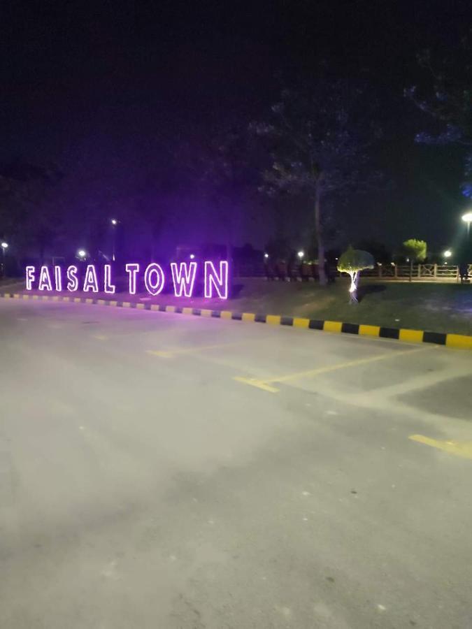 Lavish Residency Guest House Fasial Town 라왈핀디 외부 사진