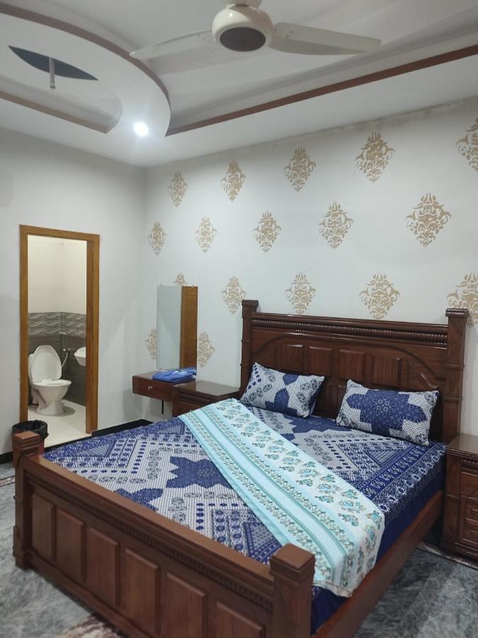 Lavish Residency Guest House Fasial Town 라왈핀디 외부 사진