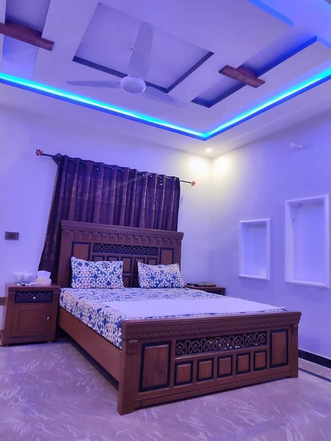 Lavish Residency Guest House Fasial Town 라왈핀디 외부 사진