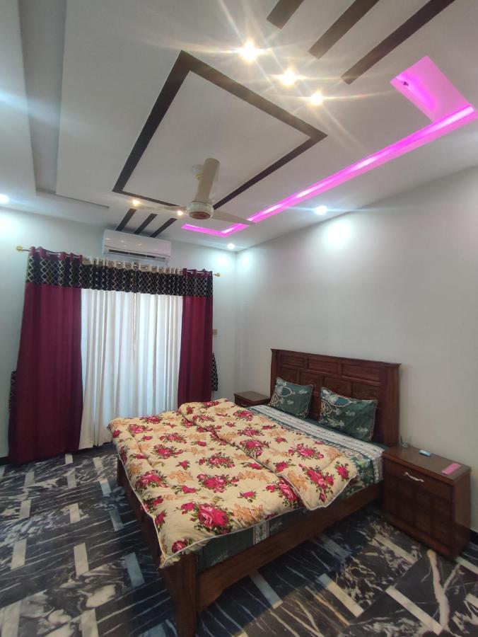 Lavish Residency Guest House Fasial Town 라왈핀디 외부 사진