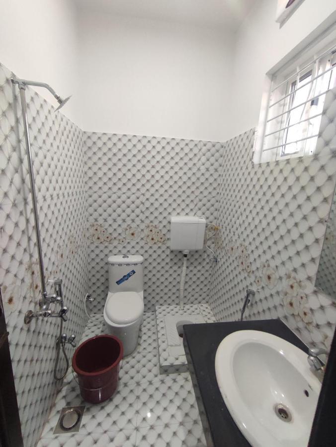 Lavish Residency Guest House Fasial Town 라왈핀디 외부 사진