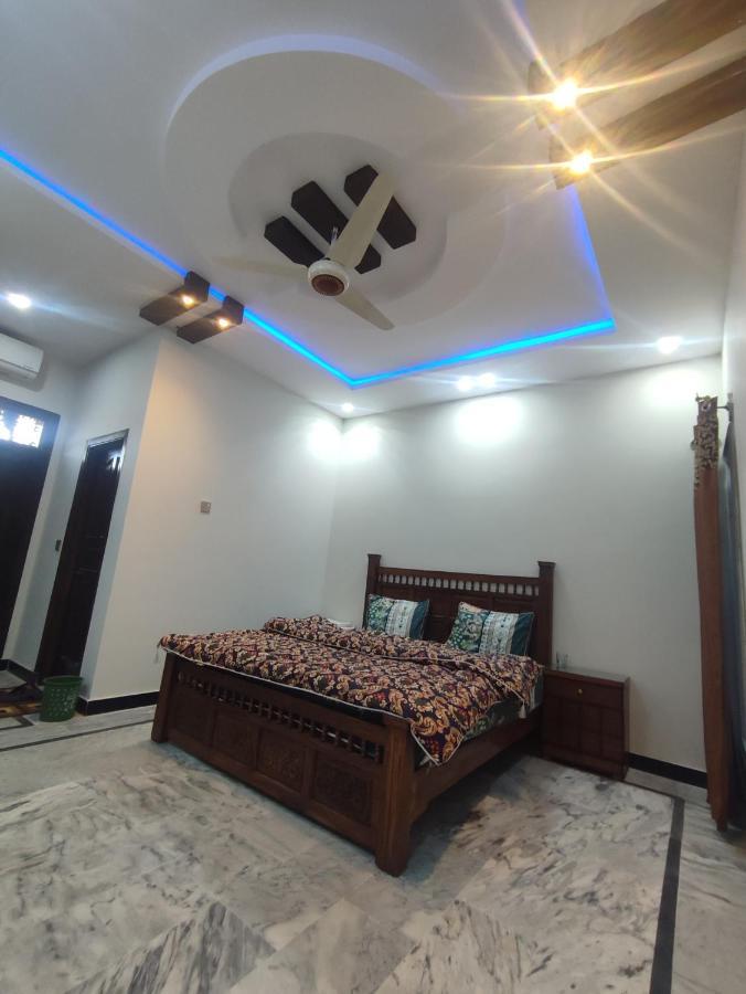 Lavish Residency Guest House Fasial Town 라왈핀디 외부 사진