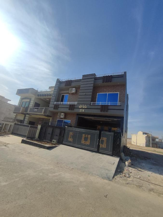 Lavish Residency Guest House Fasial Town 라왈핀디 외부 사진
