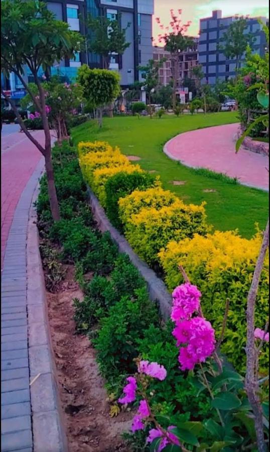 Lavish Residency Guest House Fasial Town 라왈핀디 외부 사진